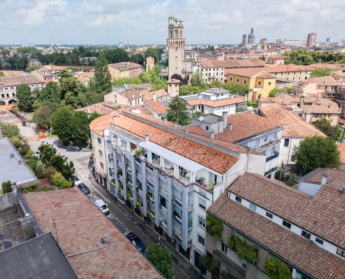 Un'impresa edile o una ditta di ristrutturazione affidabile per progetti chiavi in mano a Treviso, Modena o Trieste? Fratelli Marchetti offre ristrutturazioni casa, ristrutturazioni interni, ristrutturazione facciate e costruzioni per abitazioni e locali commerciali. Siamo tra le migliori imprese ristrutturazione con soluzioni personalizzate per le tue esigenze. Affidati a noi per progetti di costruzioni chiavi in mano e ristrutturazioni complete nella tua zona